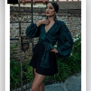 La Femme En Noir — XL EUC Serpentine Wrap Blouse